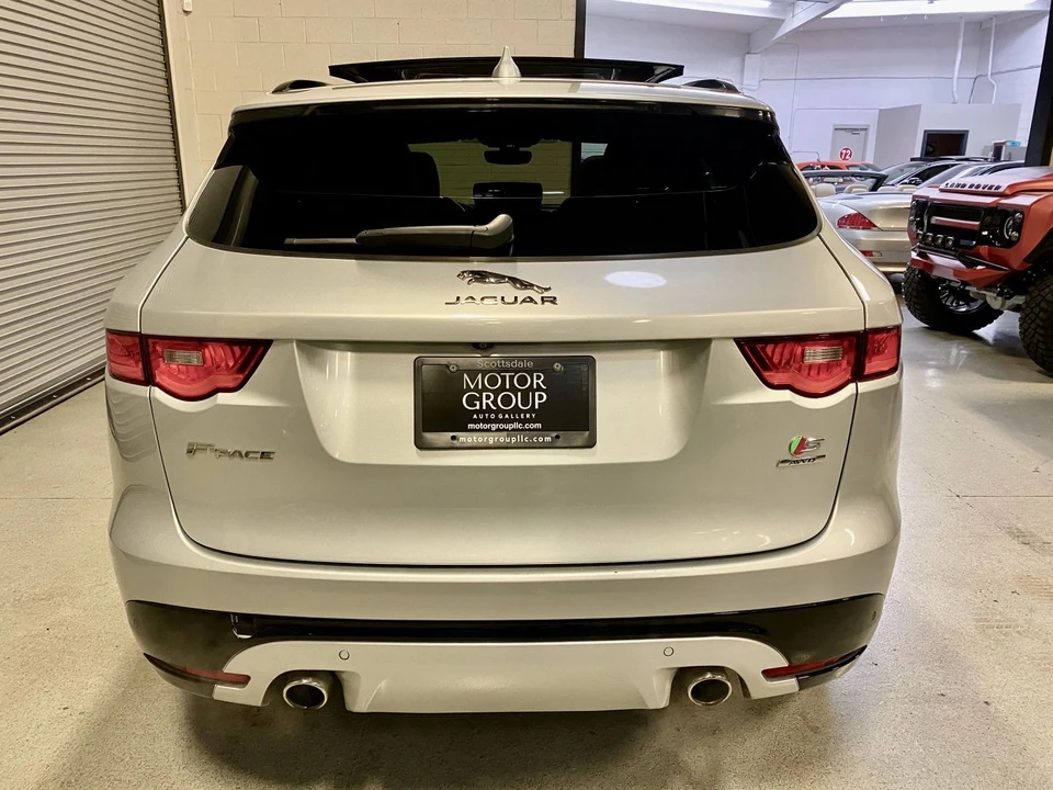 2019 Jaguar F-Pace - Image 9 of 21