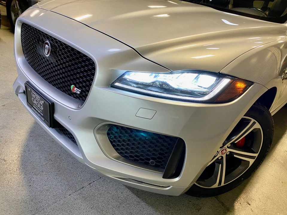 2019 Jaguar F-Pace - Image 11 of 21