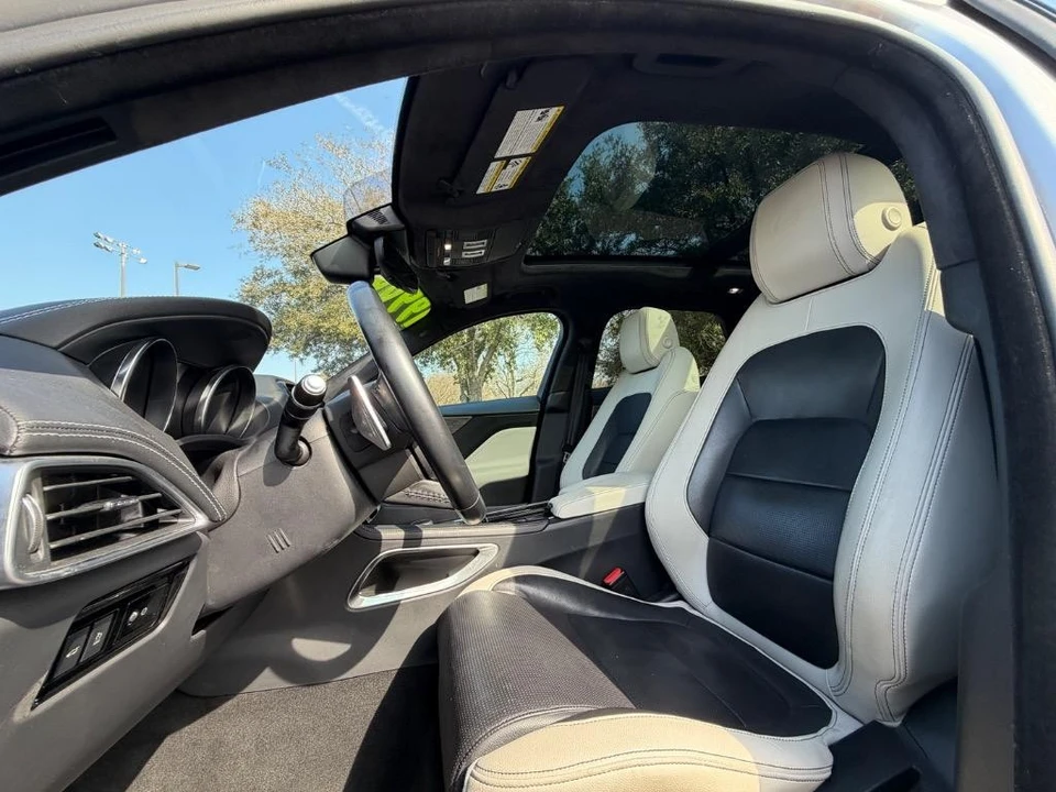 2019 Jaguar F-Pace - Image 13 of 21