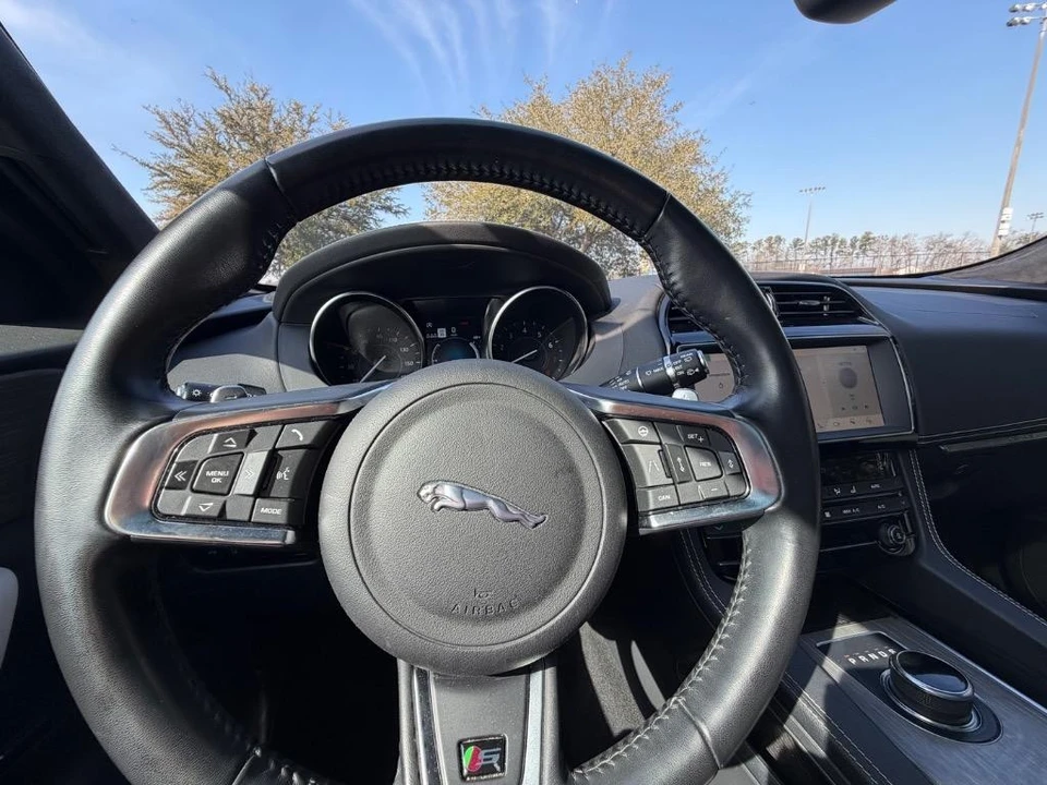 2019 Jaguar F-Pace - Image 19 of 21