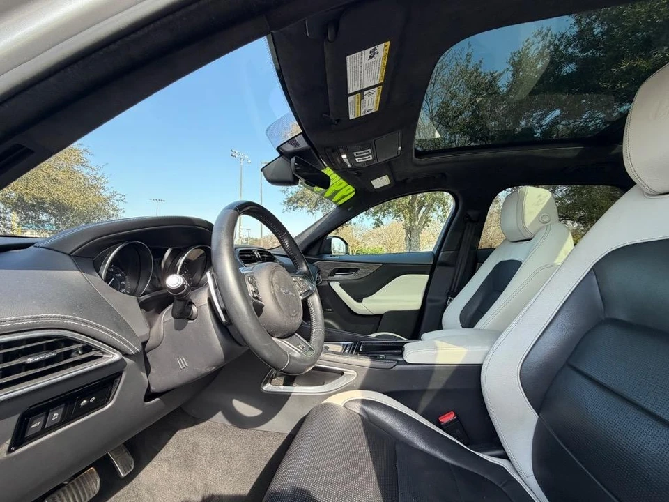 2019 Jaguar F-Pace - Image 14 of 21