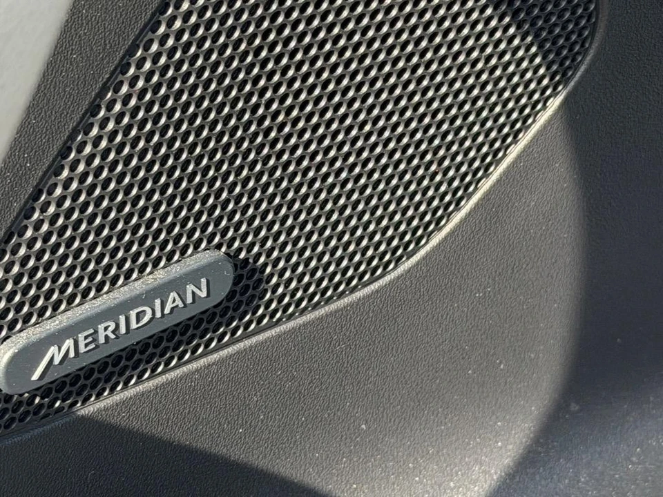 2019 Jaguar F-Pace - Image 8 of 21