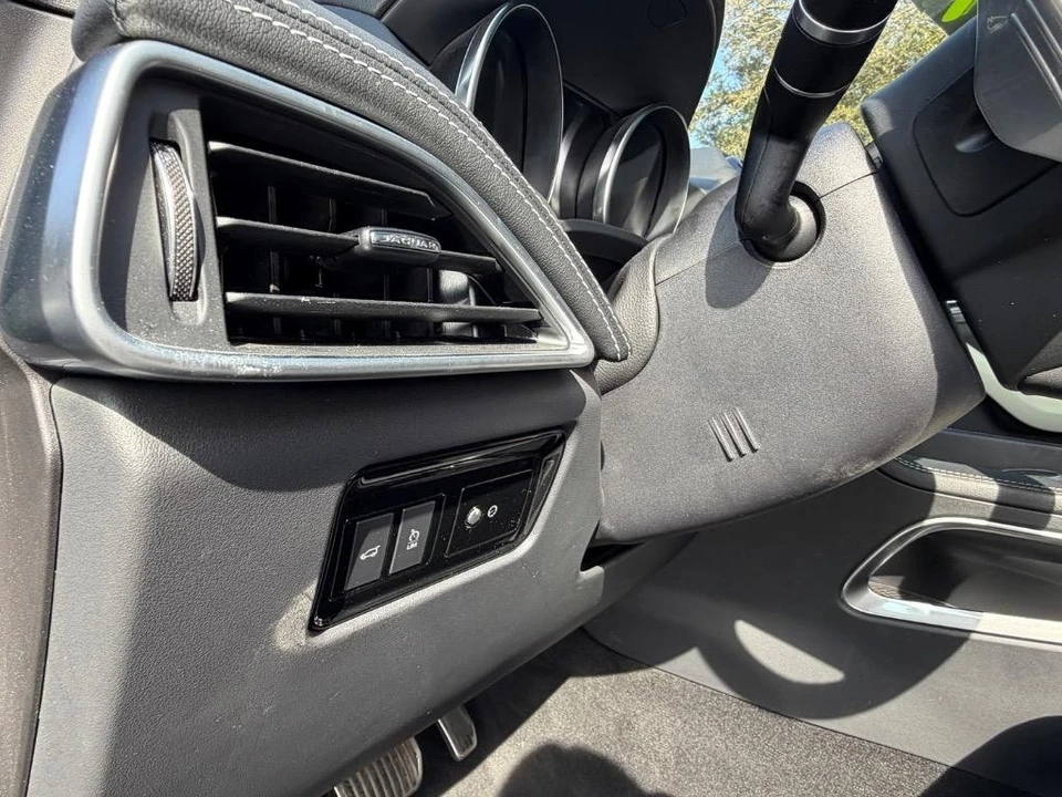 2019 Jaguar F-Pace - Image 11 of 21