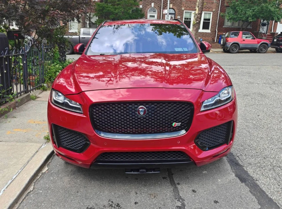 2019 Jaguar F-Pace - Image 2 of 24