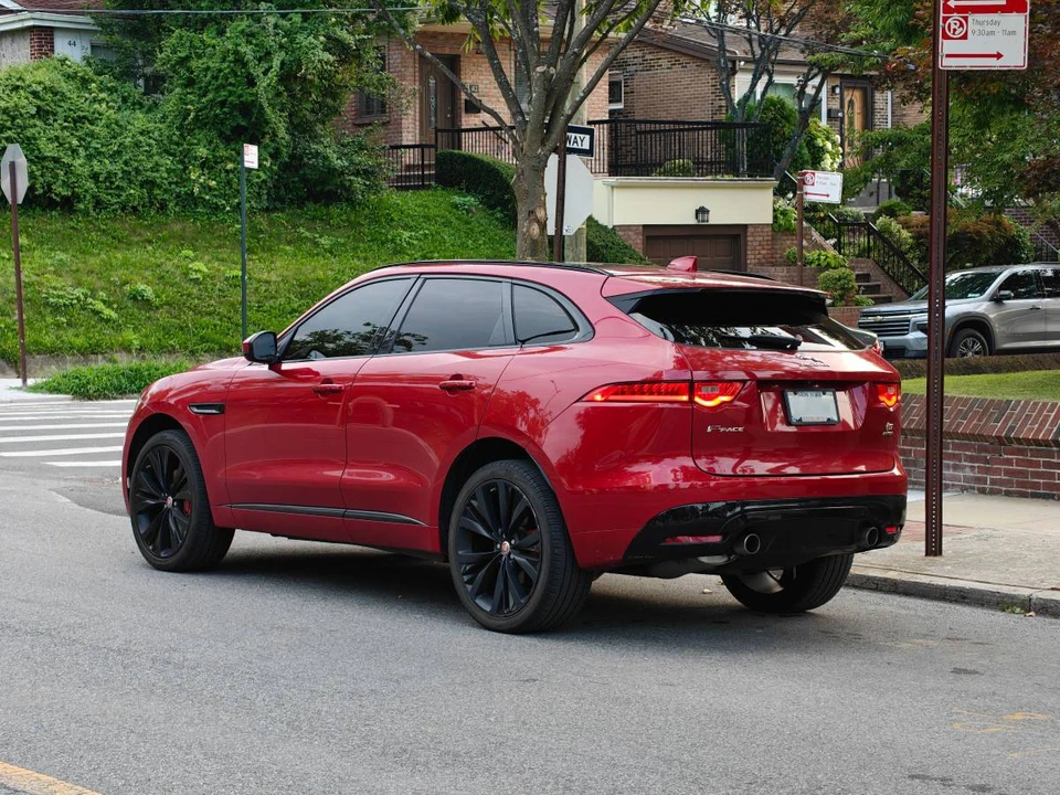 2019 Jaguar F-Pace - Image 6 of 24