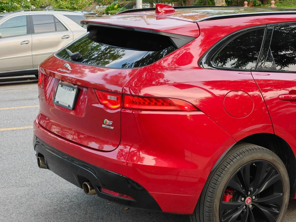 2019 Jaguar F-Pace - Image 9 of 24