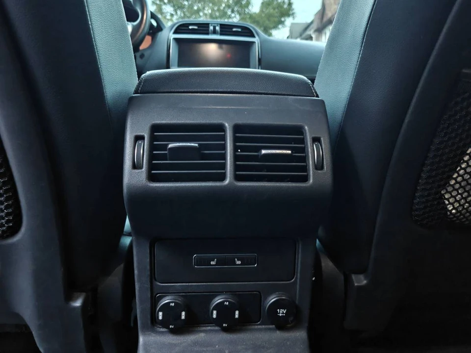 2019 Jaguar F-Pace - Image 20 of 24