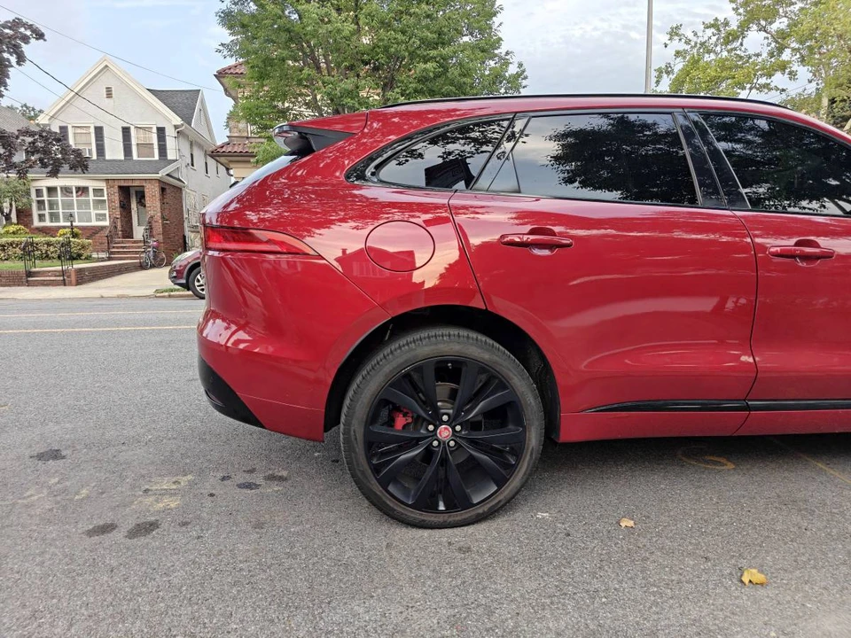 2019 Jaguar F-Pace - Image 15 of 24