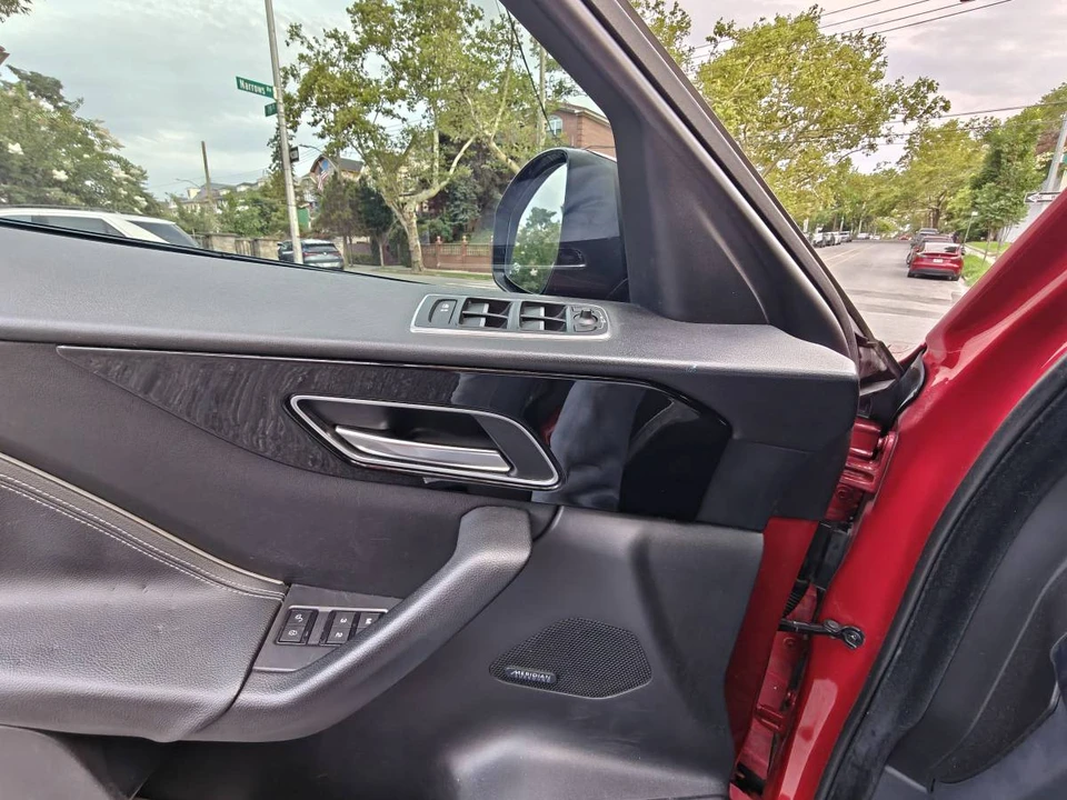 2019 Jaguar F-Pace - Image 22 of 24