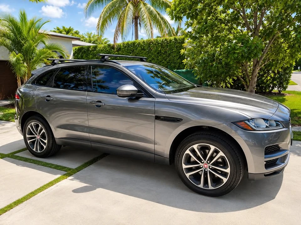2019 Jaguar F-Pace - Image 4 of 8