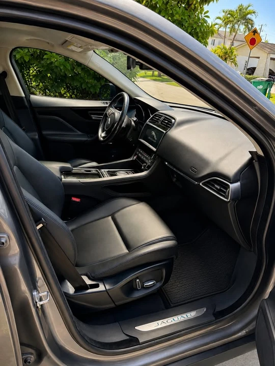 2019 Jaguar F-Pace - Image 8 of 8