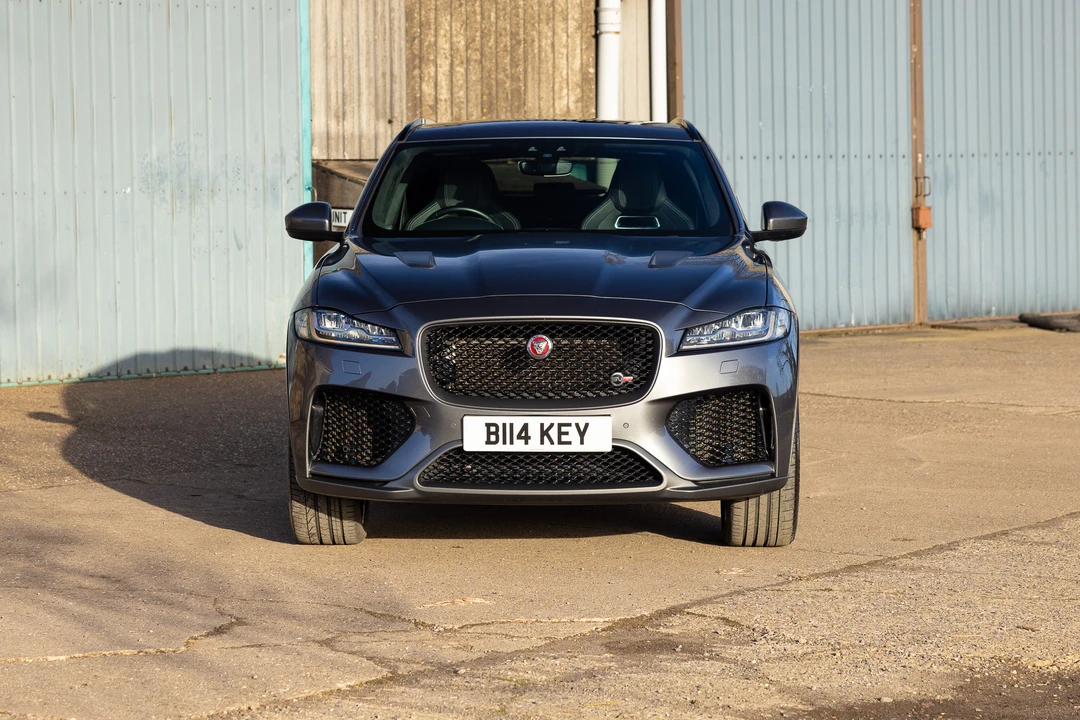 2019 Jaguar F-Pace SVR - Image 10 of 31