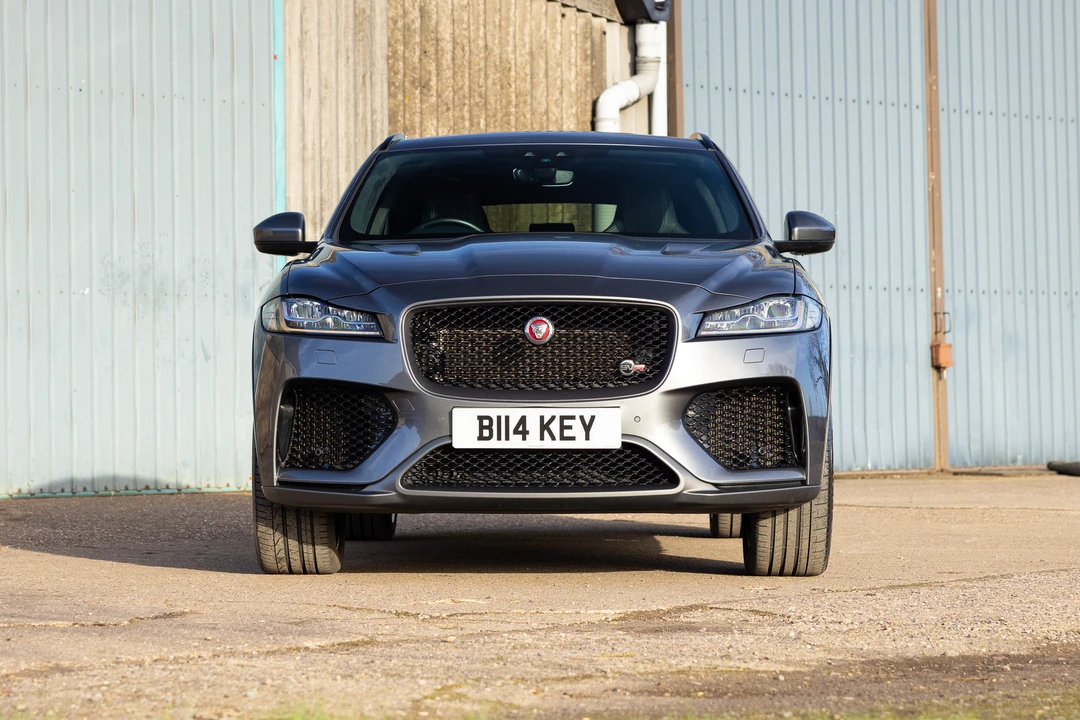 2019 Jaguar F-Pace SVR - Image 2 of 31