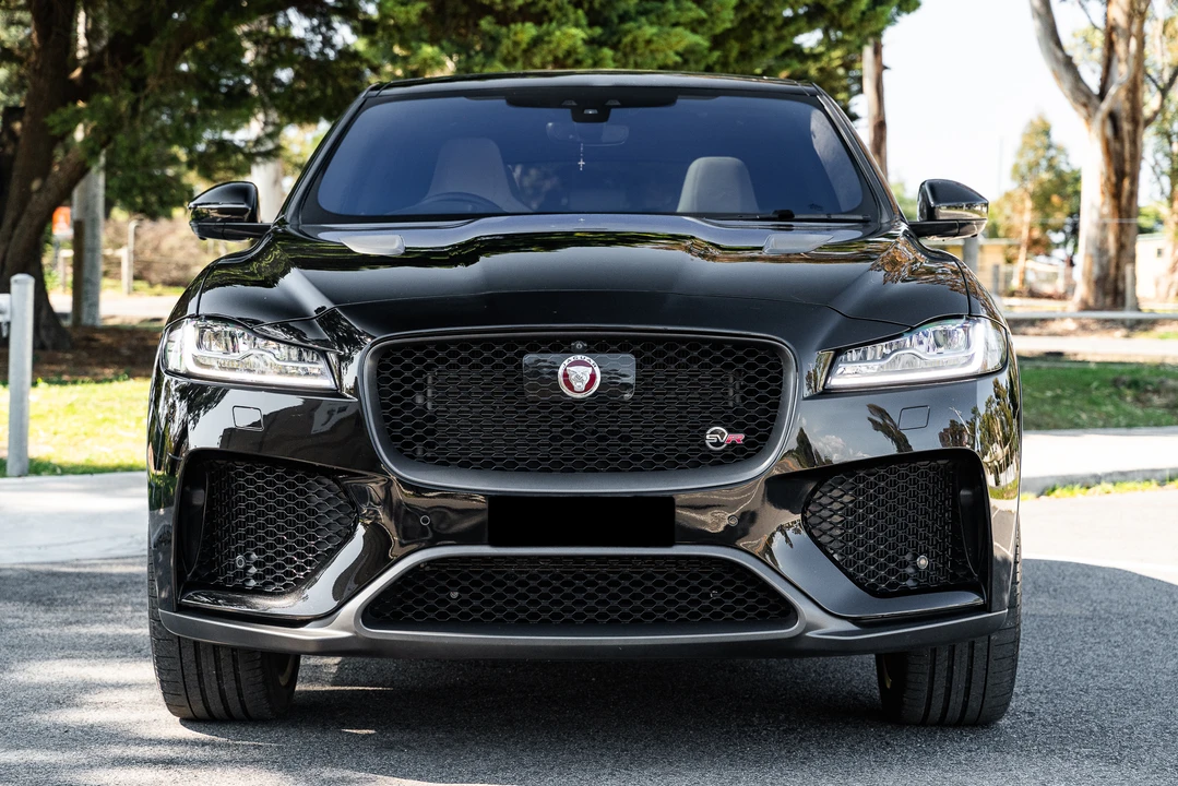 2019 Jaguar F-Pace SVR - Image 2 of 31