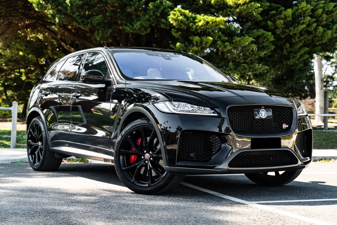 2019 Jaguar F-Pace SVR - Image 18 of 31