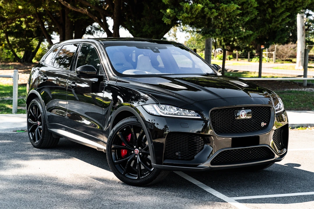 2019 Jaguar F-Pace SVR - Image 15 of 31
