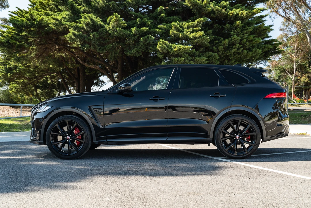 2019 Jaguar F-Pace SVR - Image 4 of 31