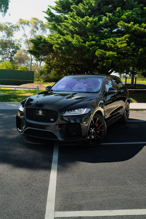 2019 Jaguar F-Pace SVR - Image 27 of 31