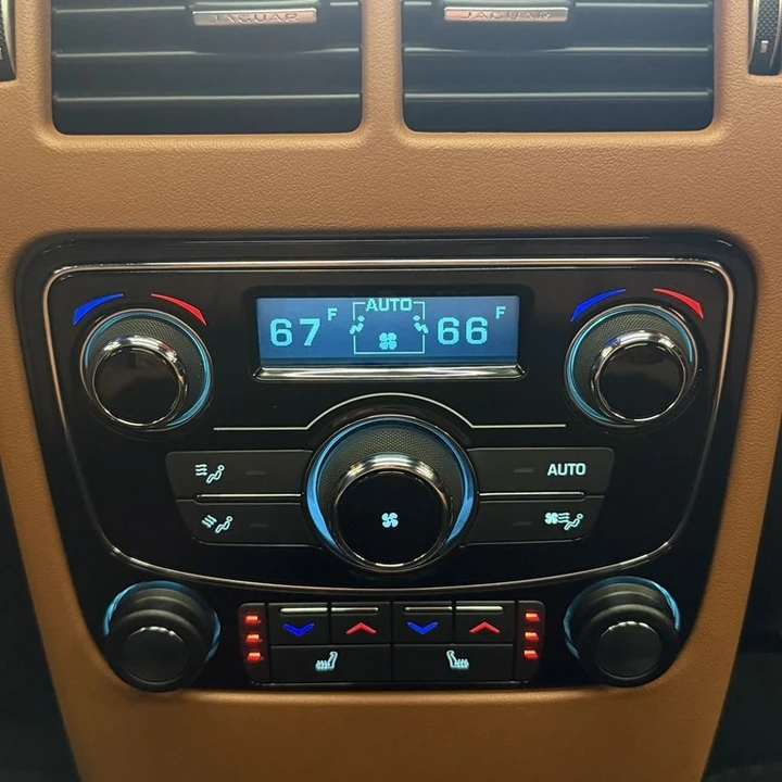 2019 Jaguar F-Pace SVR - Image 16 of 21