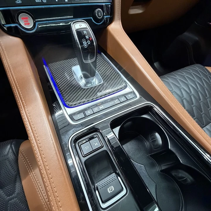 2019 Jaguar F-Pace SVR - Image 15 of 21