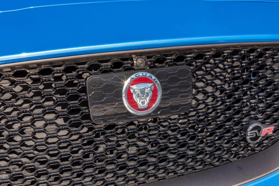 2019 Jaguar F-Pace SVR - Image 10 of 31