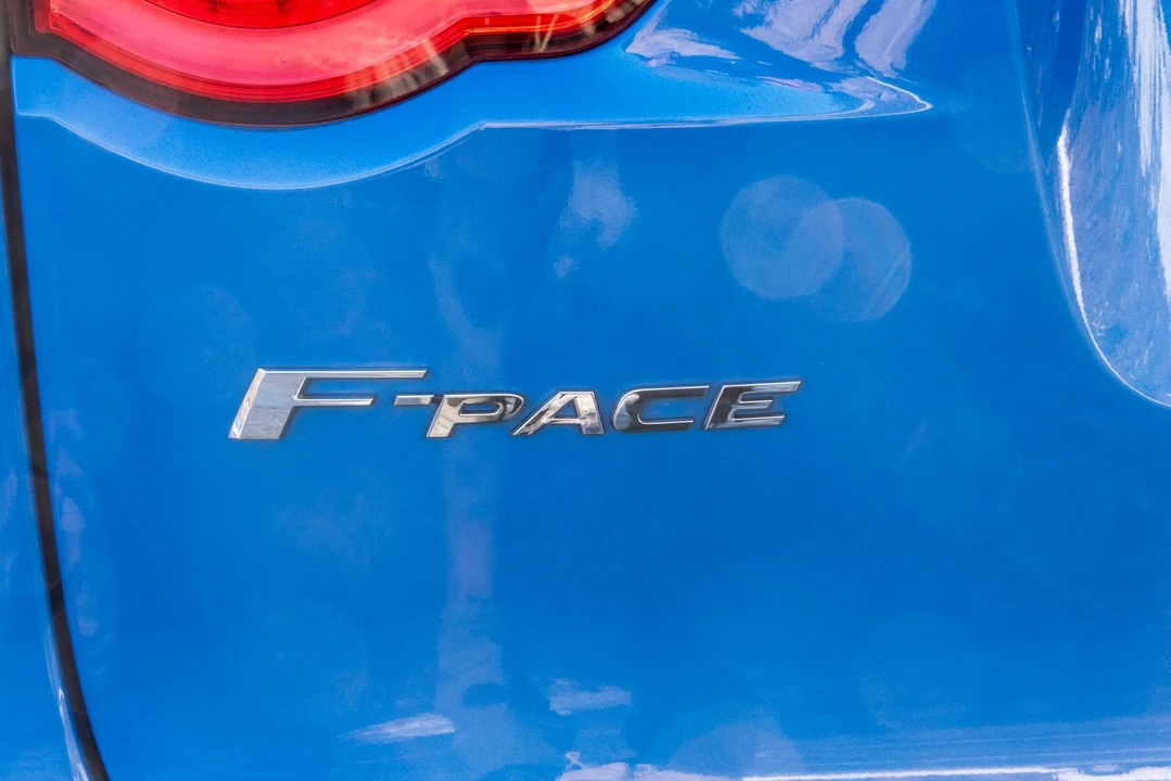 2019 Jaguar F-Pace SVR - Image 28 of 31