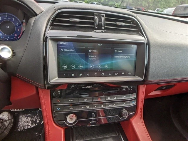 2019 Jaguar F-Pace SVR - Image 18 of 21