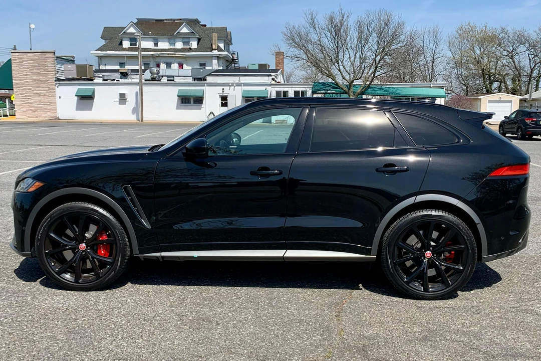 2019 Jaguar F-Pace SVR - Image 3 of 31