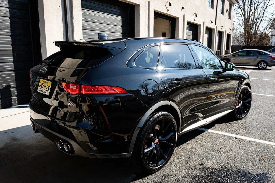 2019 Jaguar F-Pace SVR - Image 17 of 31