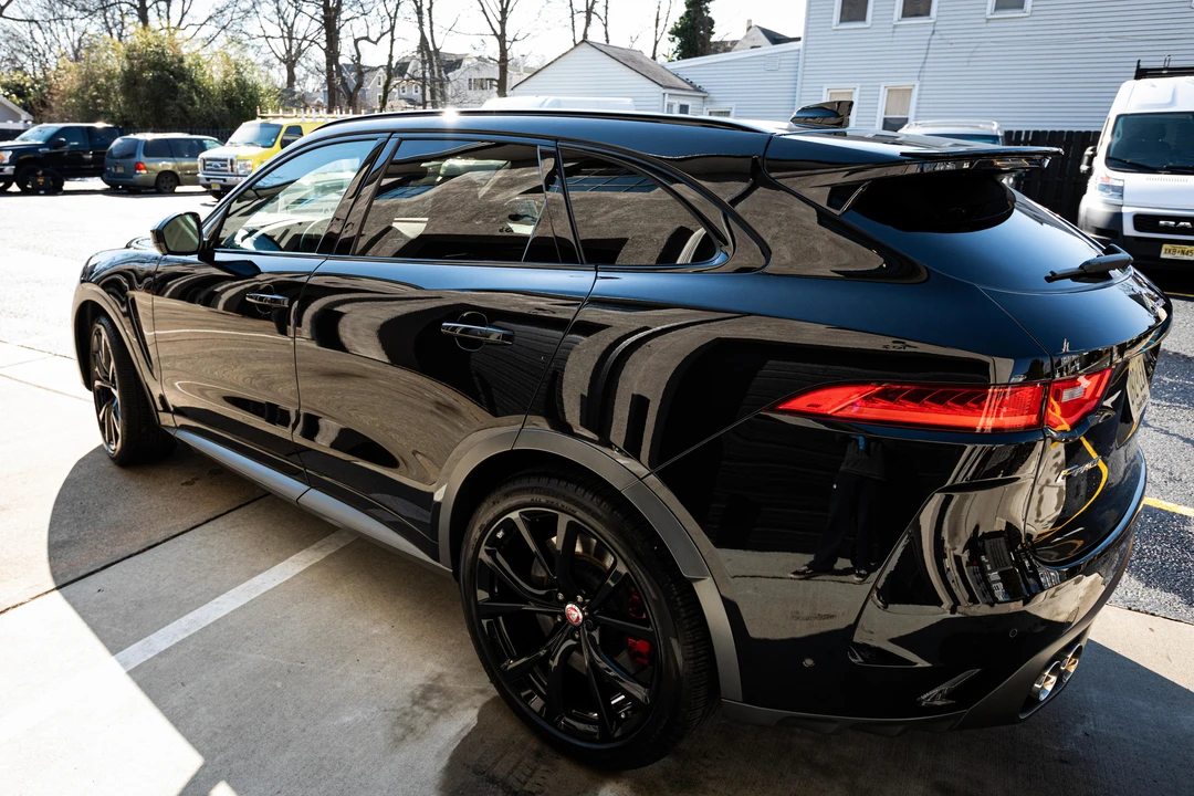 2019 Jaguar F-Pace SVR - Image 27 of 31