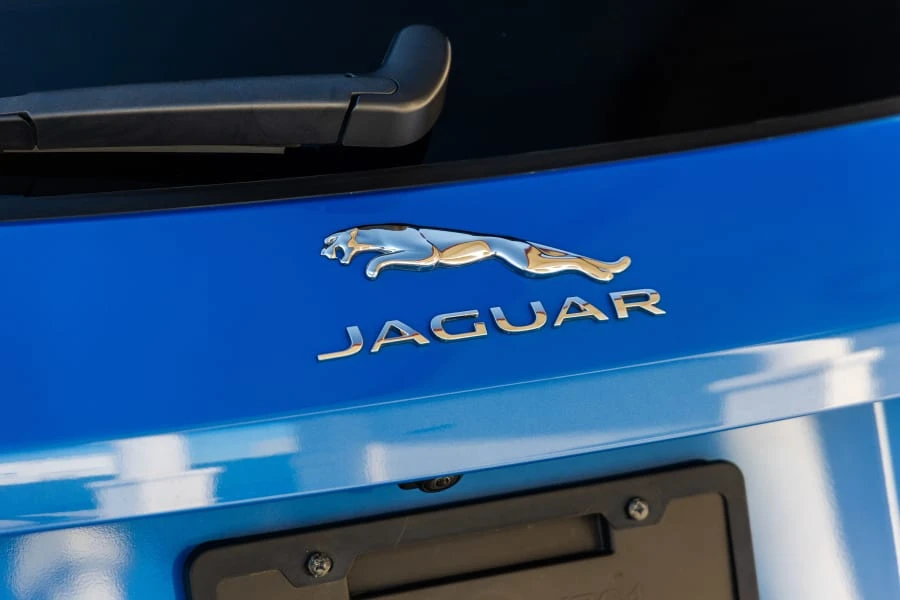 2019 Jaguar F-Pace SVR - Image 12 of 31