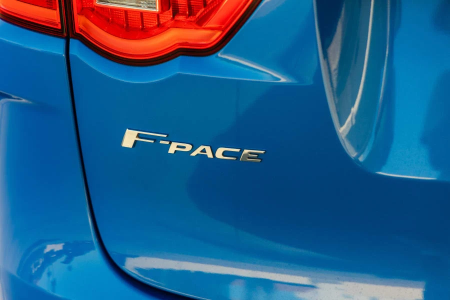 2019 Jaguar F-Pace SVR - Image 15 of 31