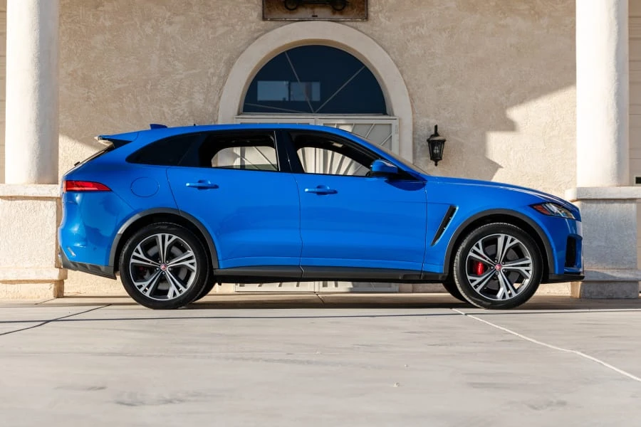 2019 Jaguar F-Pace SVR - Image 2 of 31
