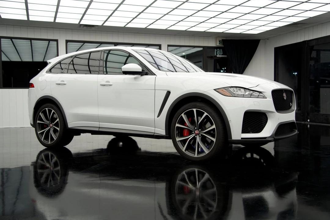 2019 Jaguar F-Pace SVR - Image 16 of 31