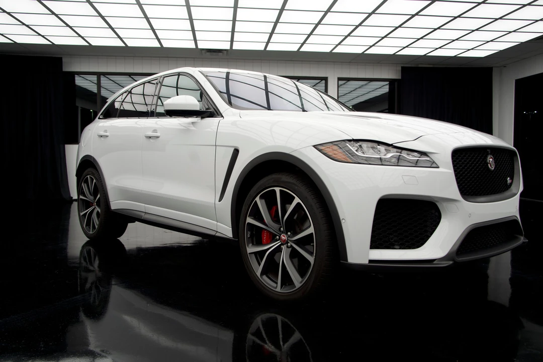 2019 Jaguar F-Pace SVR - Image 18 of 31