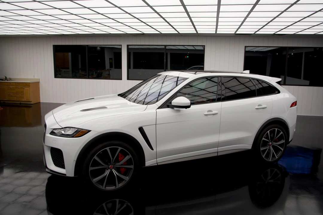 2019 Jaguar F-Pace SVR - Image 8 of 31