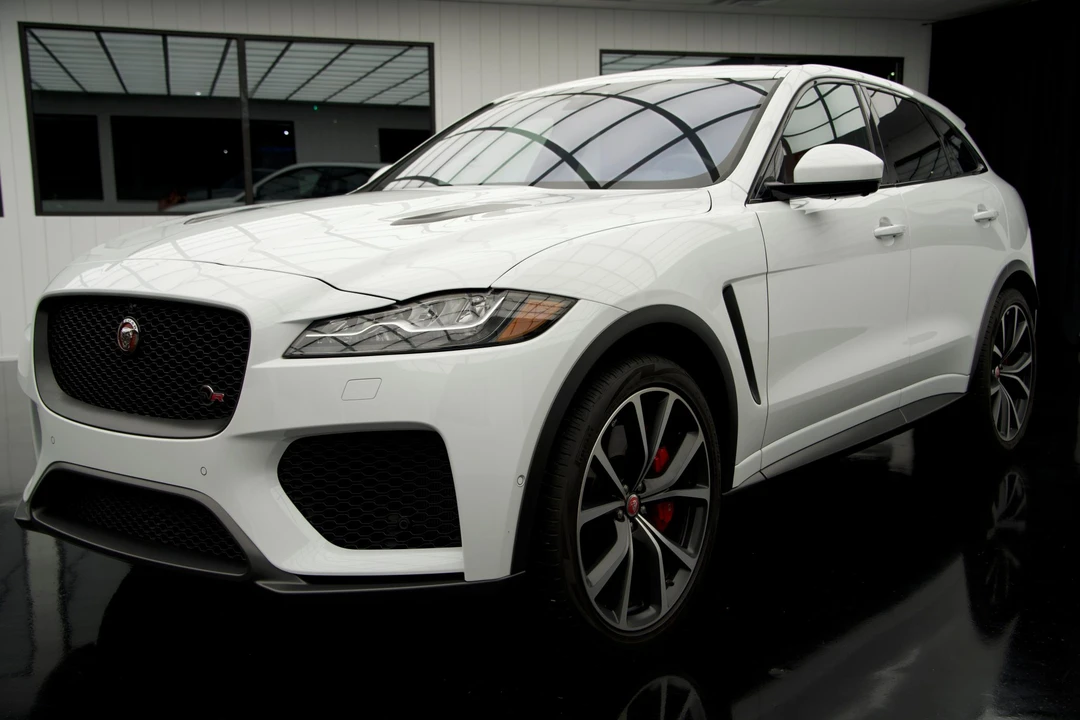 2019 Jaguar F-Pace SVR - Image 7 of 31