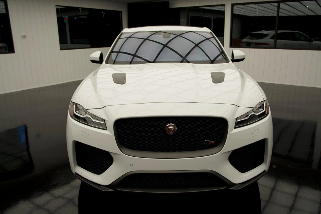 2019 Jaguar F-Pace SVR - Image 4 of 31
