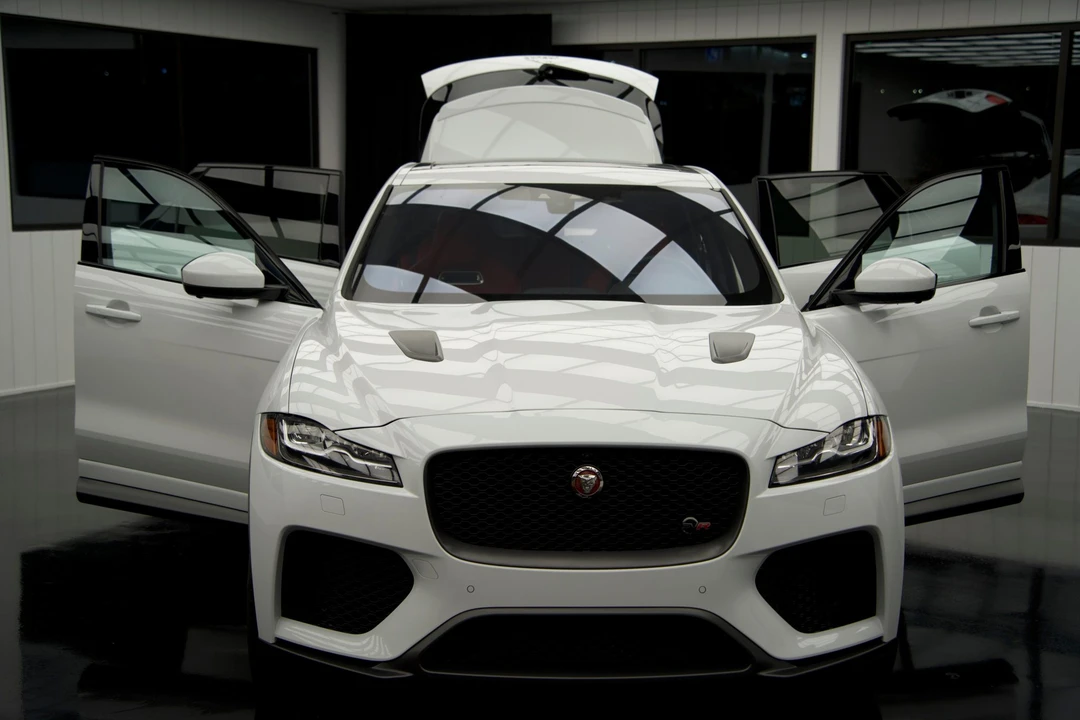 2019 Jaguar F-Pace SVR - Image 5 of 31