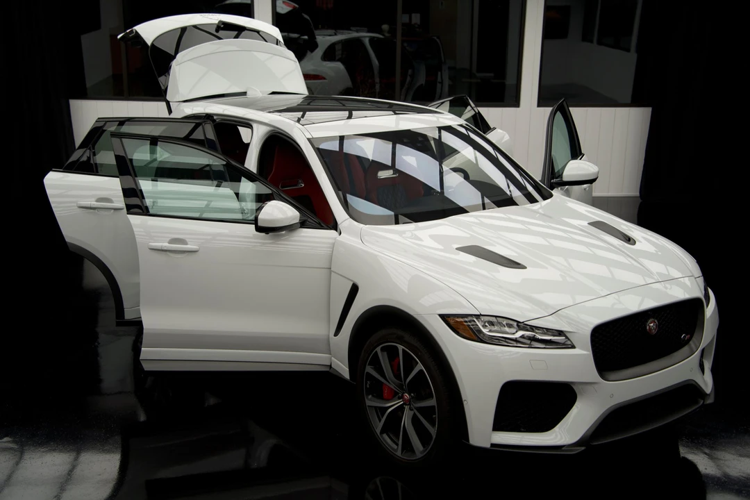 2019 Jaguar F-Pace SVR - Image 21 of 31