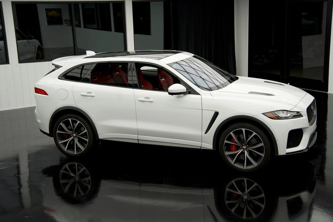 2019 Jaguar F-Pace SVR - Image 15 of 31