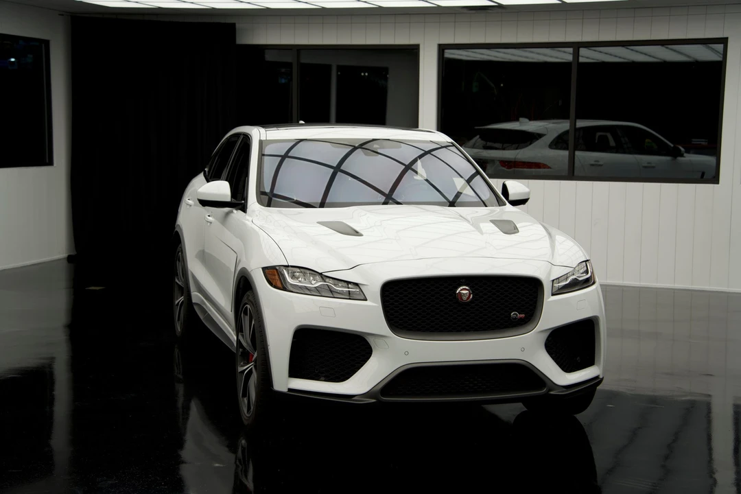 2019 Jaguar F-Pace SVR - Image 2 of 31