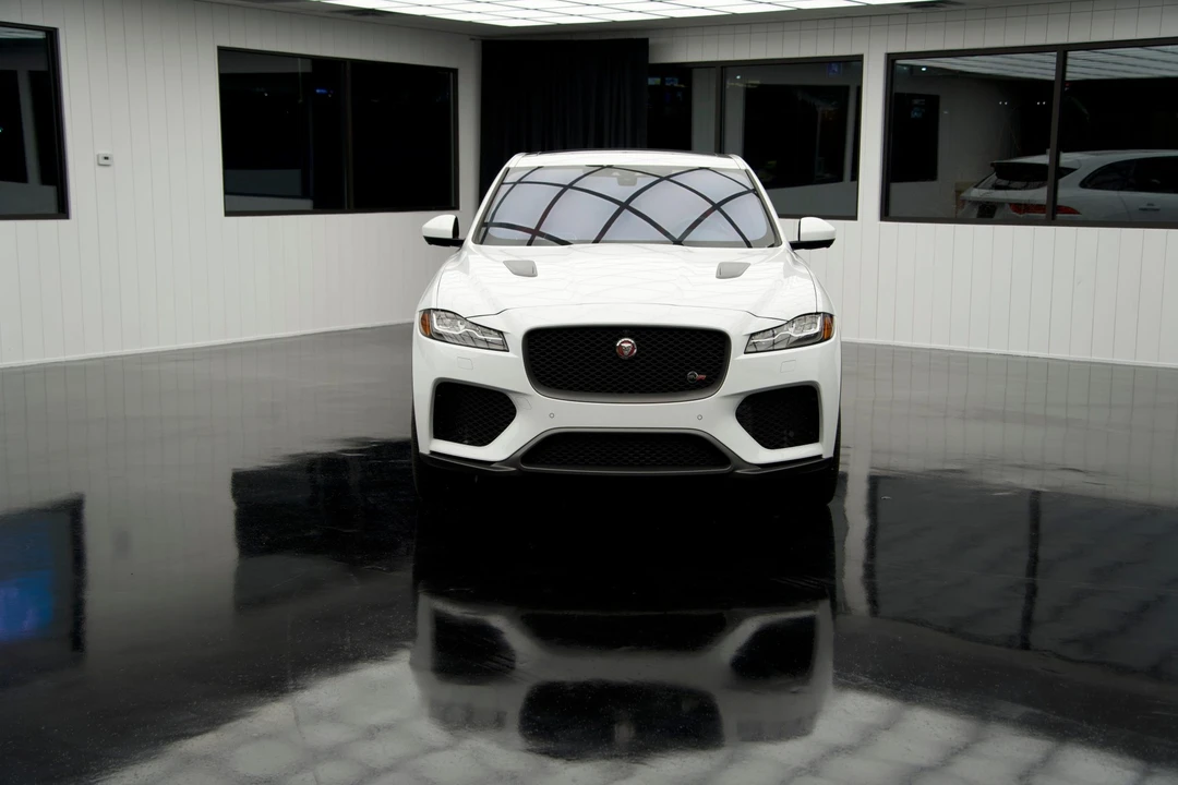 2019 Jaguar F-Pace SVR - Image 3 of 31