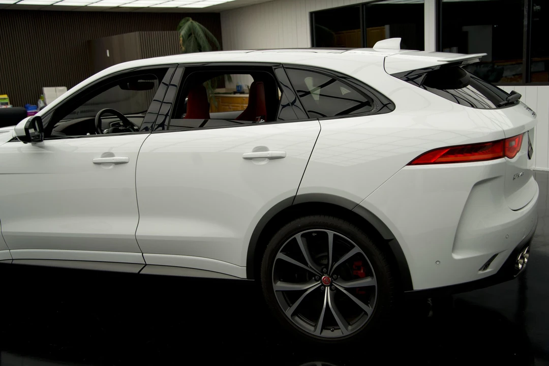 2019 Jaguar F-Pace SVR - Image 25 of 31