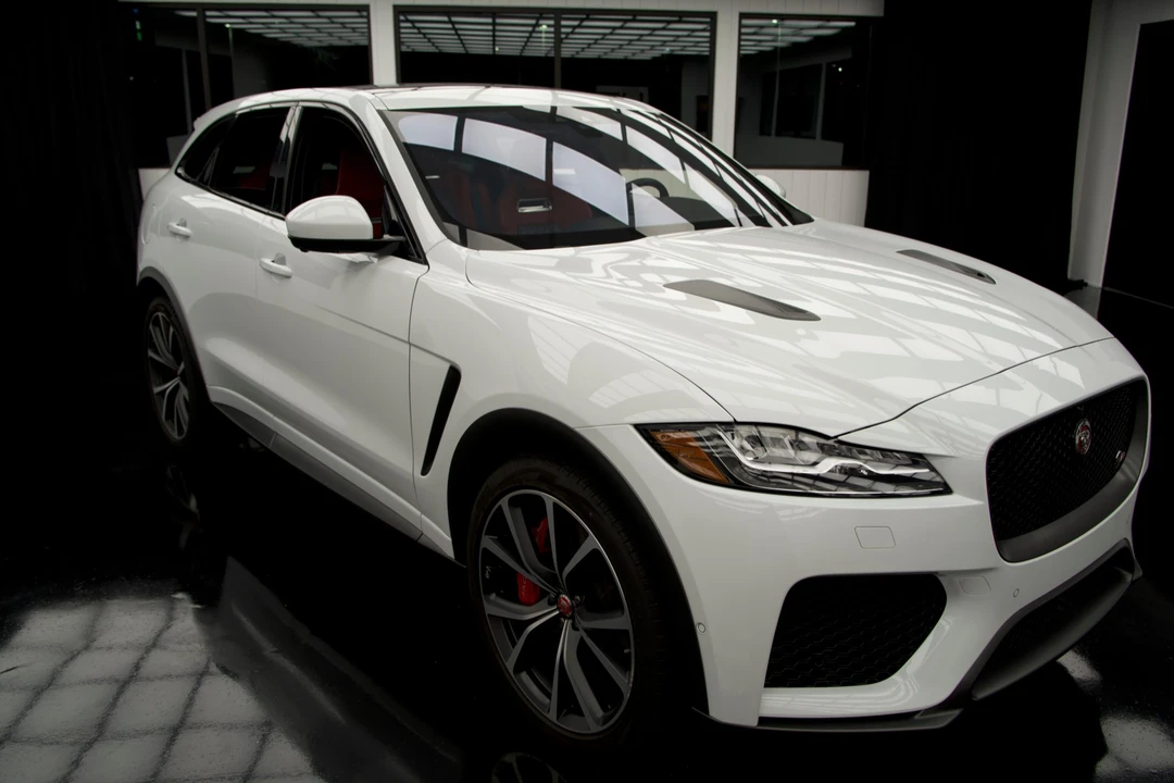 2019 Jaguar F-Pace SVR - Image 20 of 31