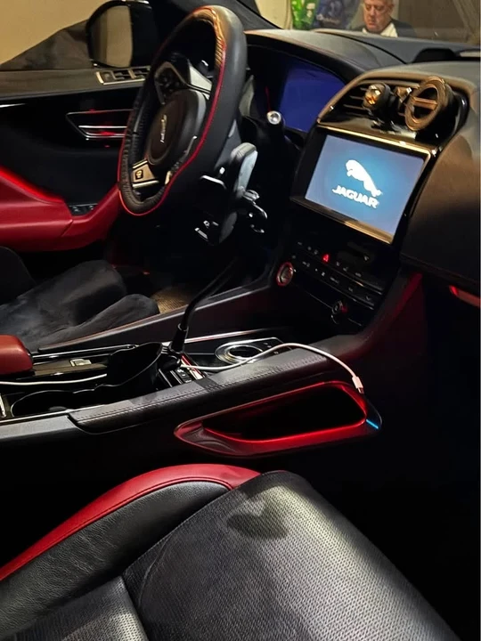 2019 Jaguar F-Pace SVR - Image 5 of 10
