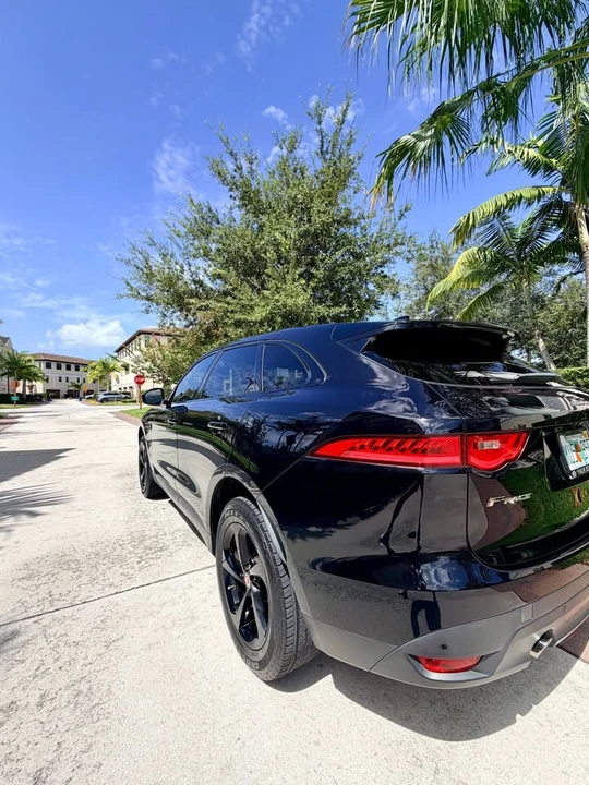 2019 Jaguar F-Pace - Image 9 of 11