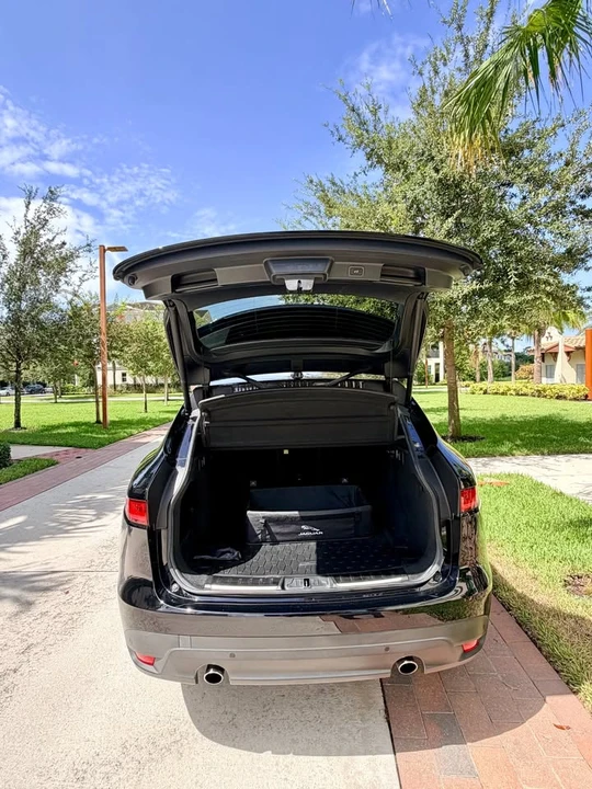 2019 Jaguar F-Pace - Image 11 of 11