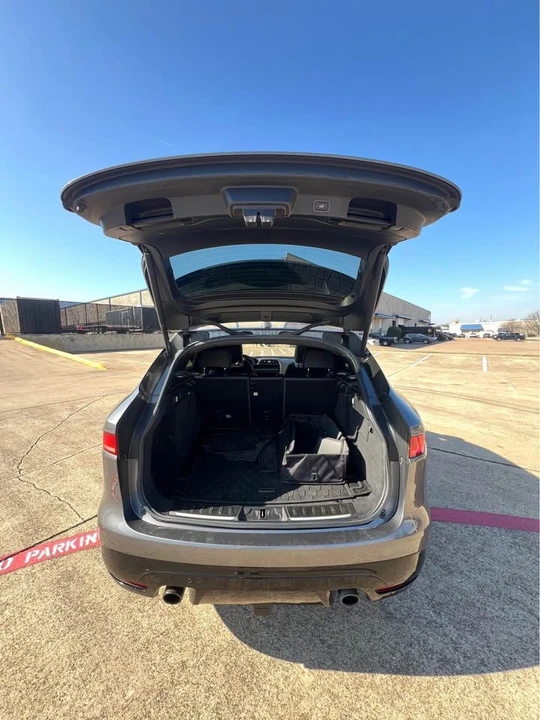 2019 Jaguar F-Pace - Image 5 of 9