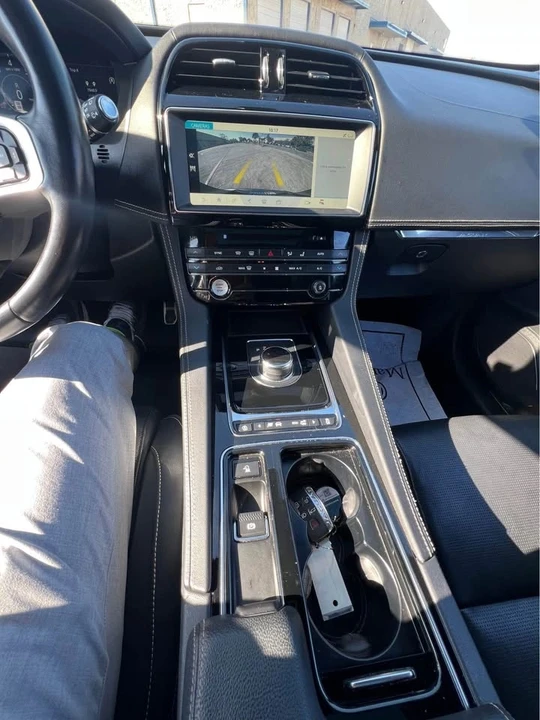2019 Jaguar F-Pace - Image 9 of 9